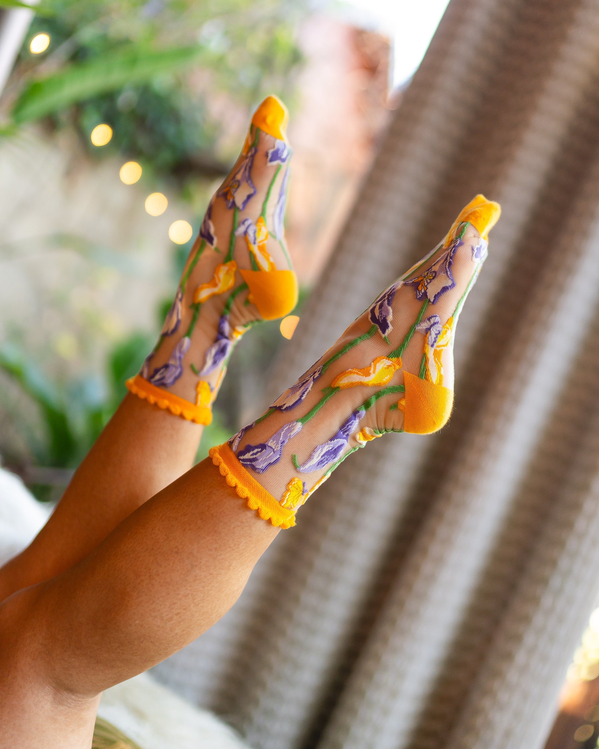 Calla Lily Ruffle Sheer Crew Sock