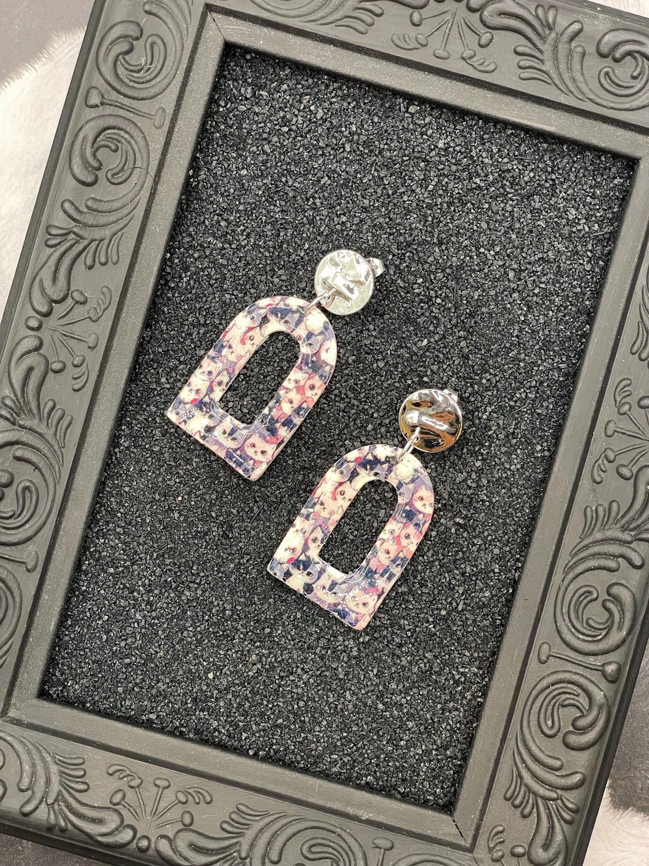 Cat Lover - Retro Kitty Printed Arched Dangle Earrings: Handmade Polymer Clay